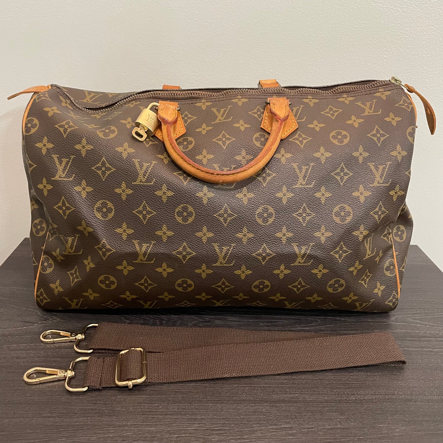 SOLD! Louis Vuitton Monogram Speedy 40 with Lock & Key