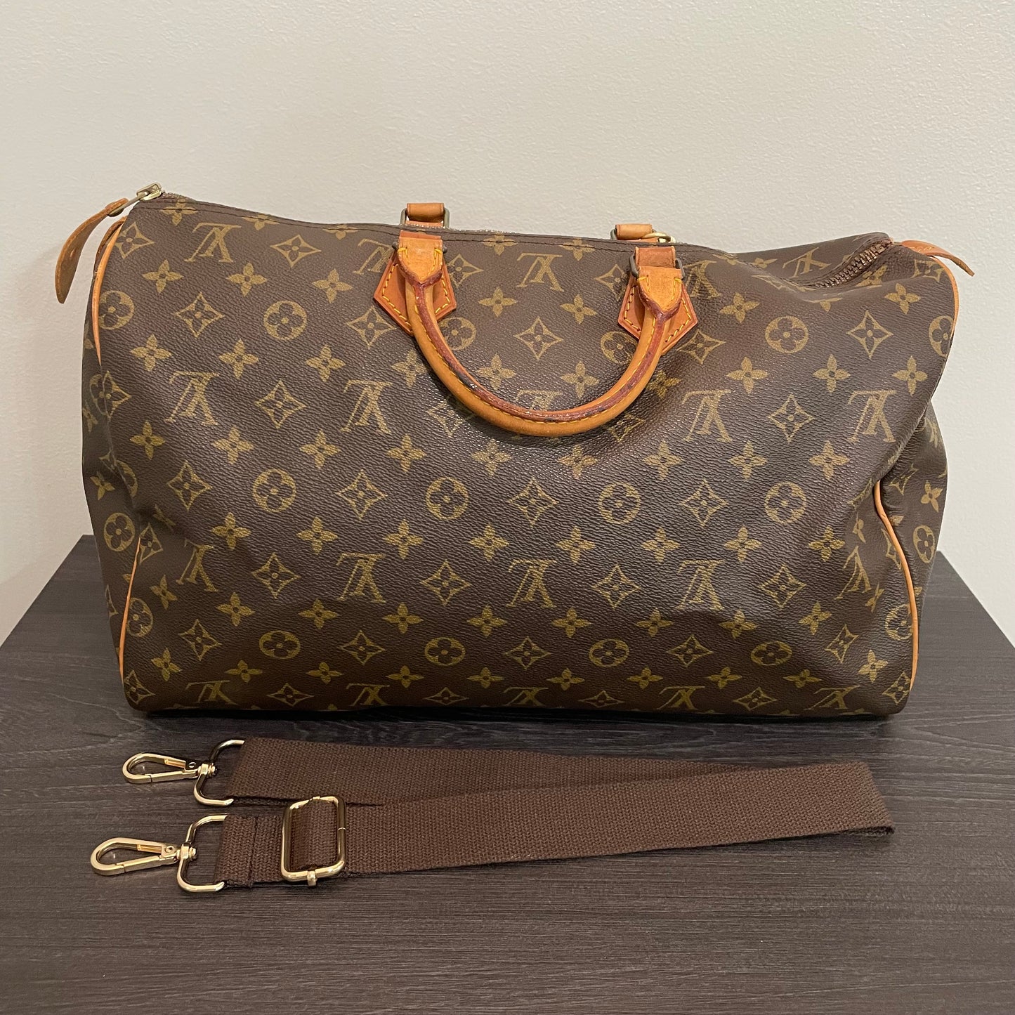 SOLD! Louis Vuitton Monogram Speedy 40 with Lock & Key