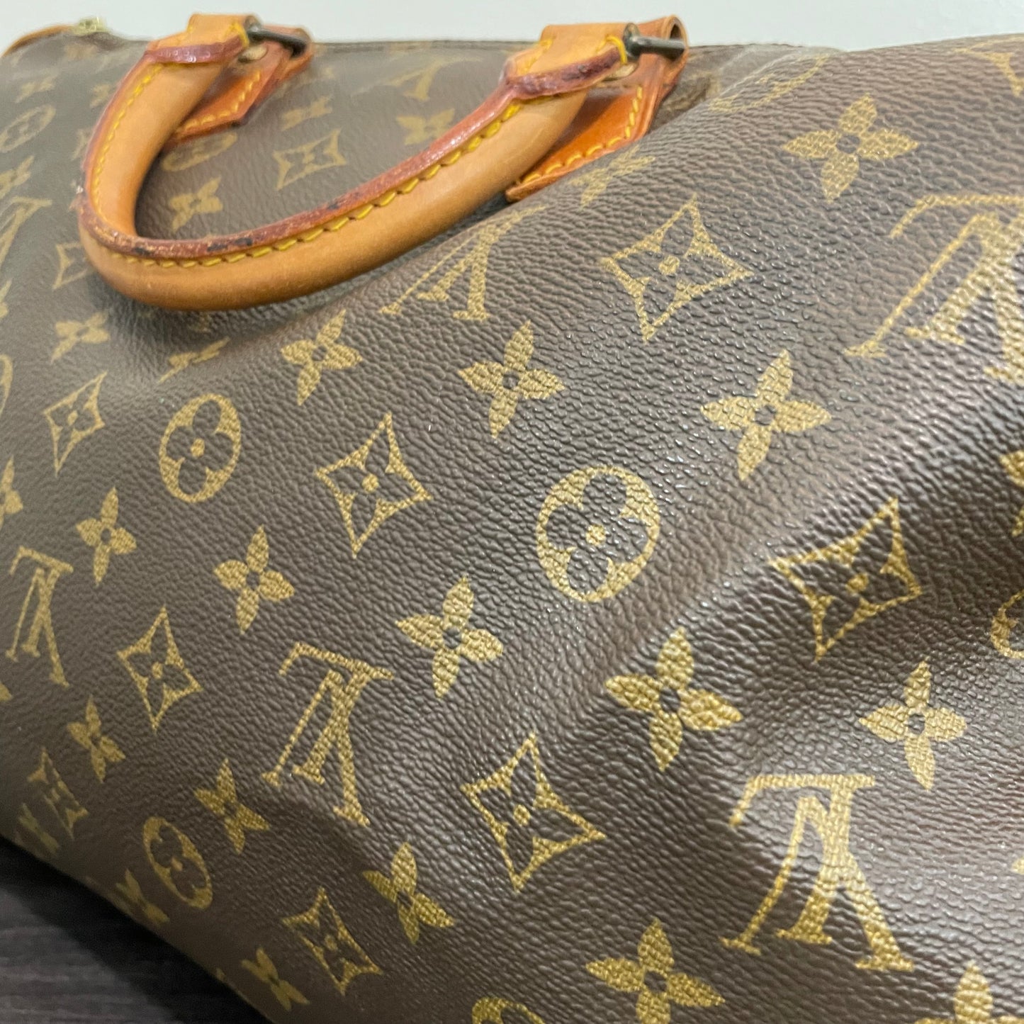 SOLD! Louis Vuitton Monogram Speedy 40 with Lock & Key