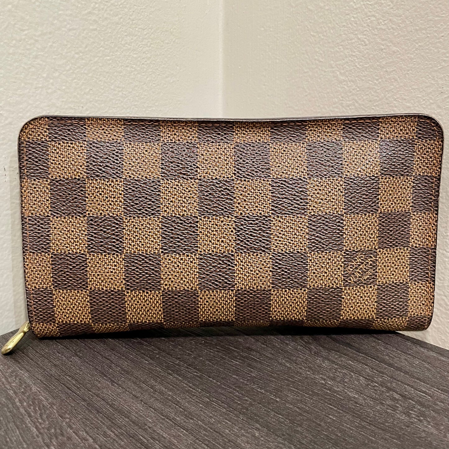 LOUIS VUITTON Damier Ebene Zippy Wallet