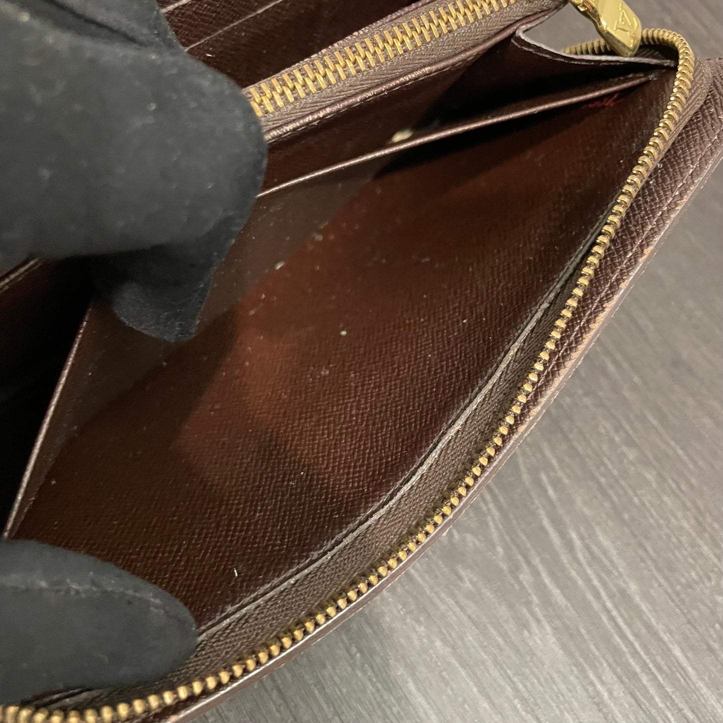 LOUIS VUITTON Damier Ebene Zippy Wallet