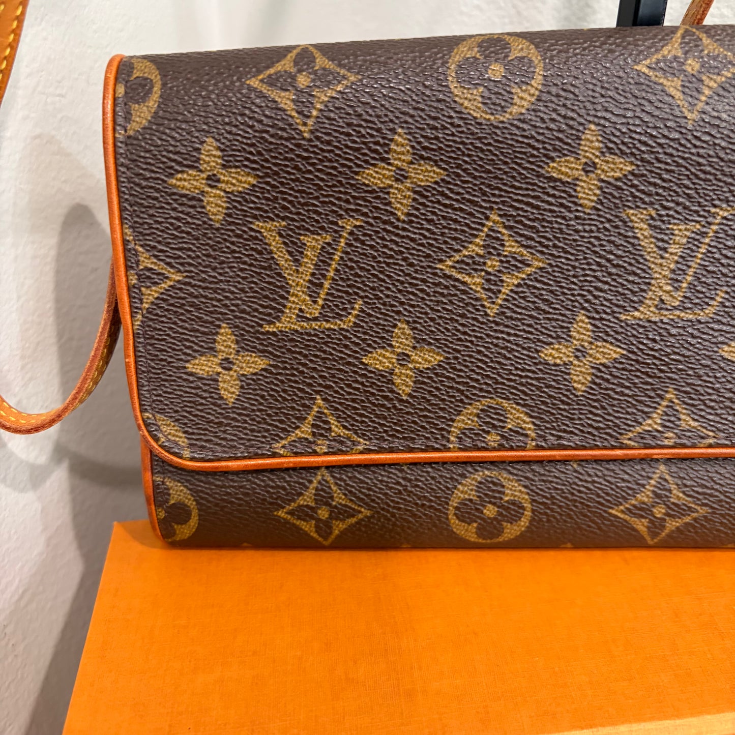 #1126 LOUIS VUITTON Monogram Twin GM
