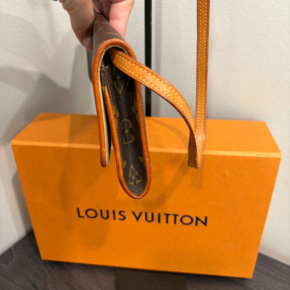 #1126 LOUIS VUITTON Monogram Twin GM