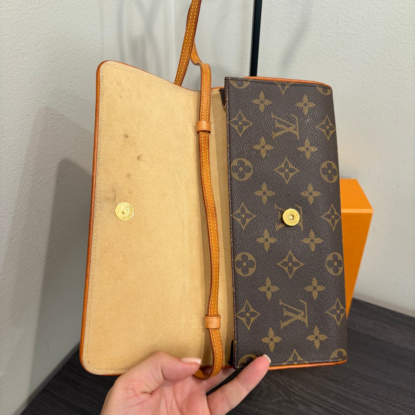 #1126 LOUIS VUITTON Monogram Twin GM
