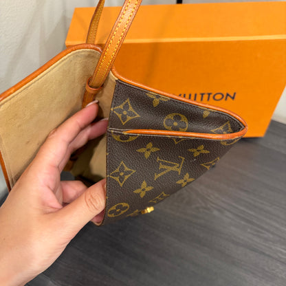 #1126 LOUIS VUITTON Monogram Twin GM