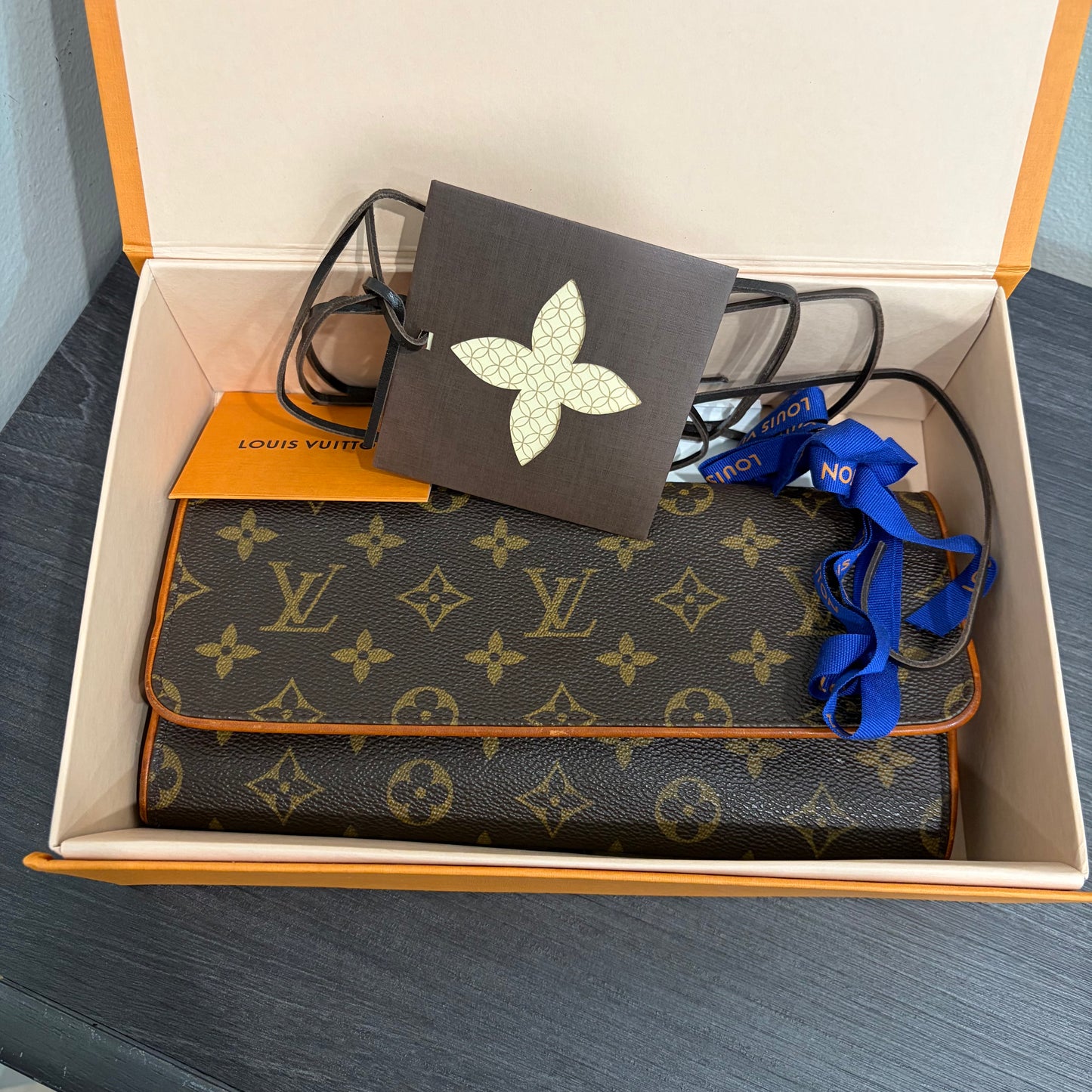 #1126 LOUIS VUITTON Monogram Twin GM
