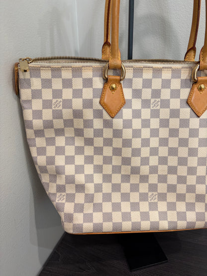 #1127 LOUIS VUITTON Damer Saleya MM