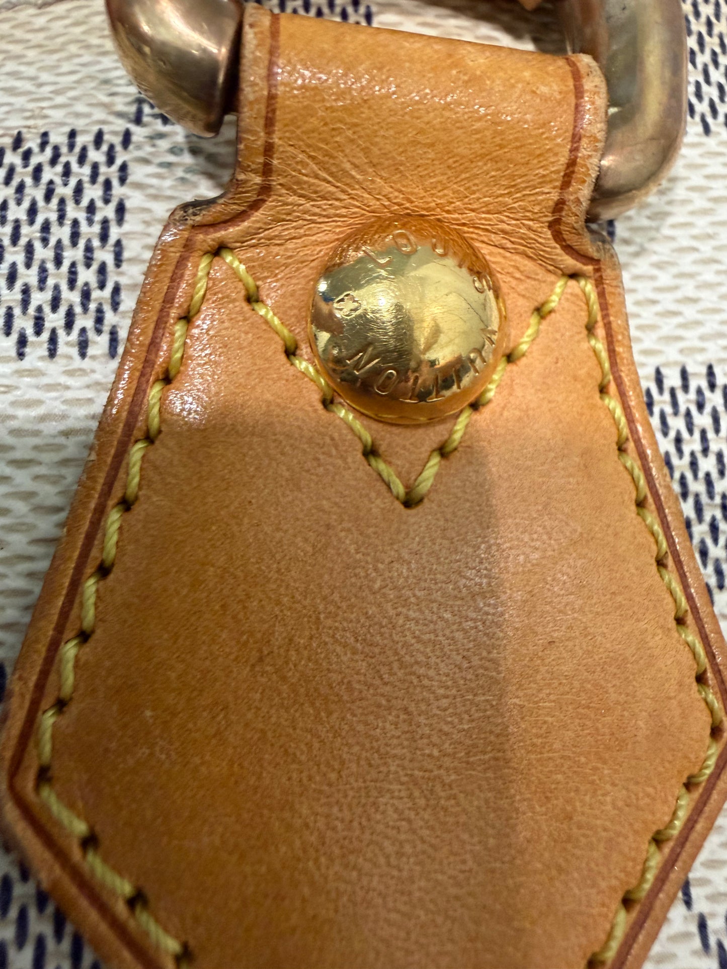 #1127 LOUIS VUITTON Damer Saleya MM