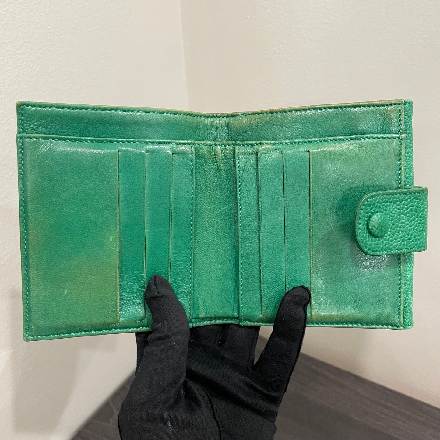 #101 CHANEL Green Leather Wallet