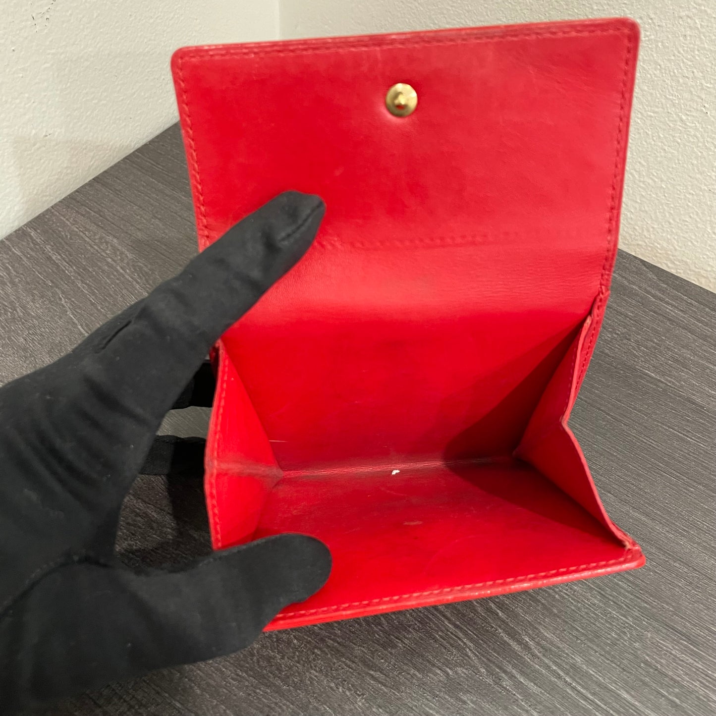 #121 LOUIS VUITTON Red Vernis Leather Compact Wallet