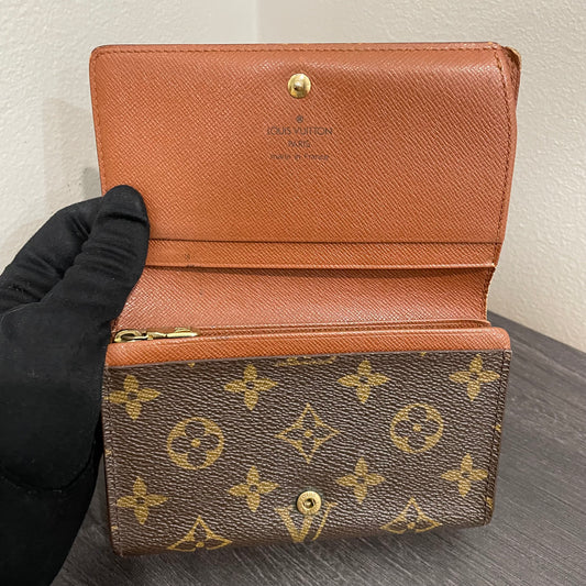 #122 LOUIS VUITTON Monogram Wallet
