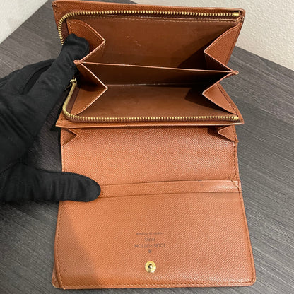 #122 LOUIS VUITTON Monogram Wallet