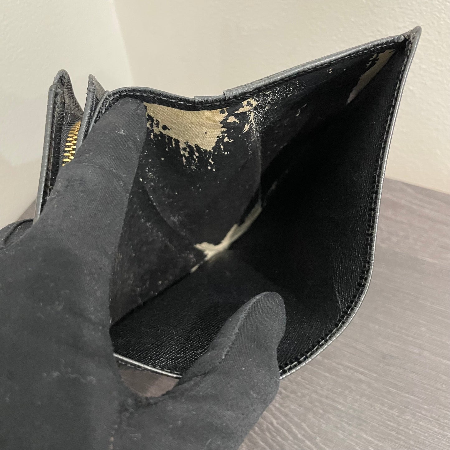 #123 LOUIS VUITTON Black Epi Leather Wallet
