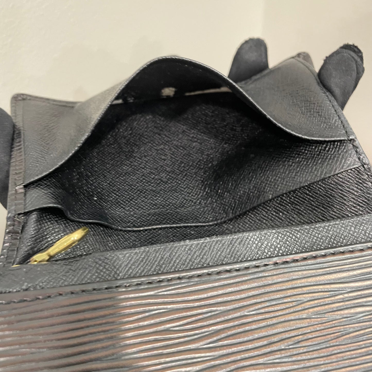 #123 LOUIS VUITTON Black Epi Leather Wallet