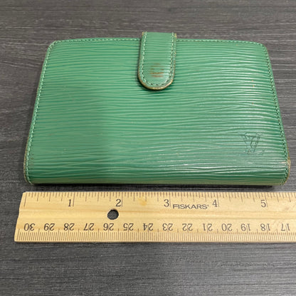 #124 LOUIS VUITTON Green Epi Leather Wallet