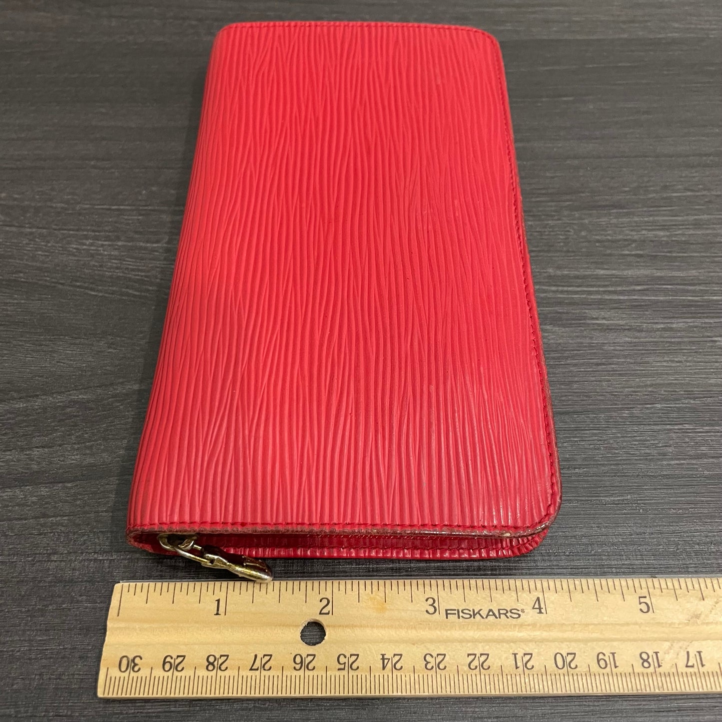 #126 LOUIS VUITTON Red Epi Leather Zippy Wallet