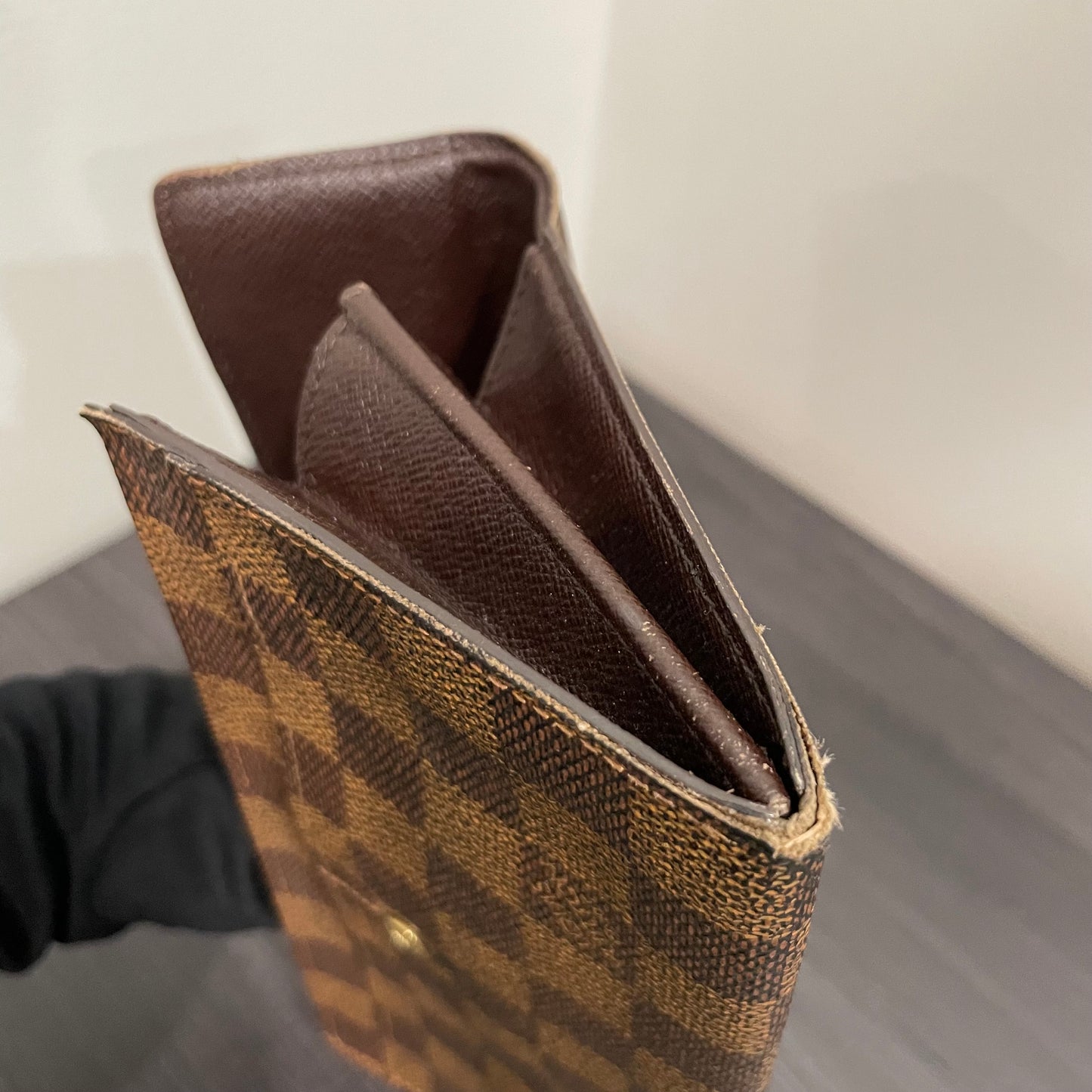 #139 LOUIS VUITTON Damier Ebene Long Wallet