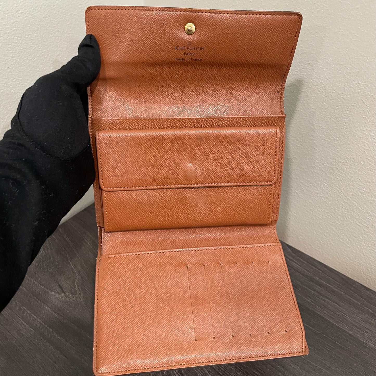 #142 LOUIS VUITTON Monogram Wallet