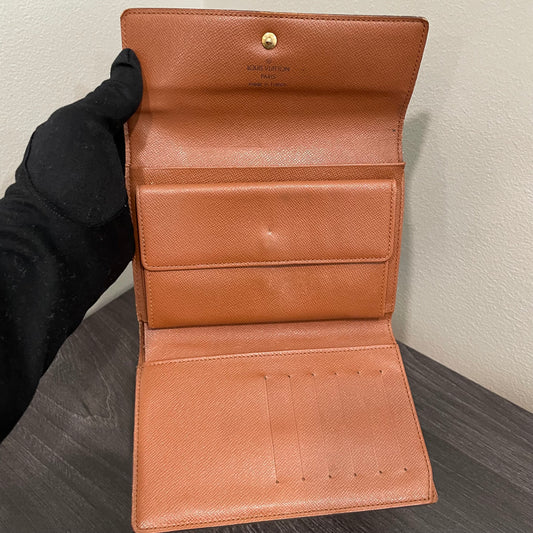 #142 LOUIS VUITTON Monogram Wallet