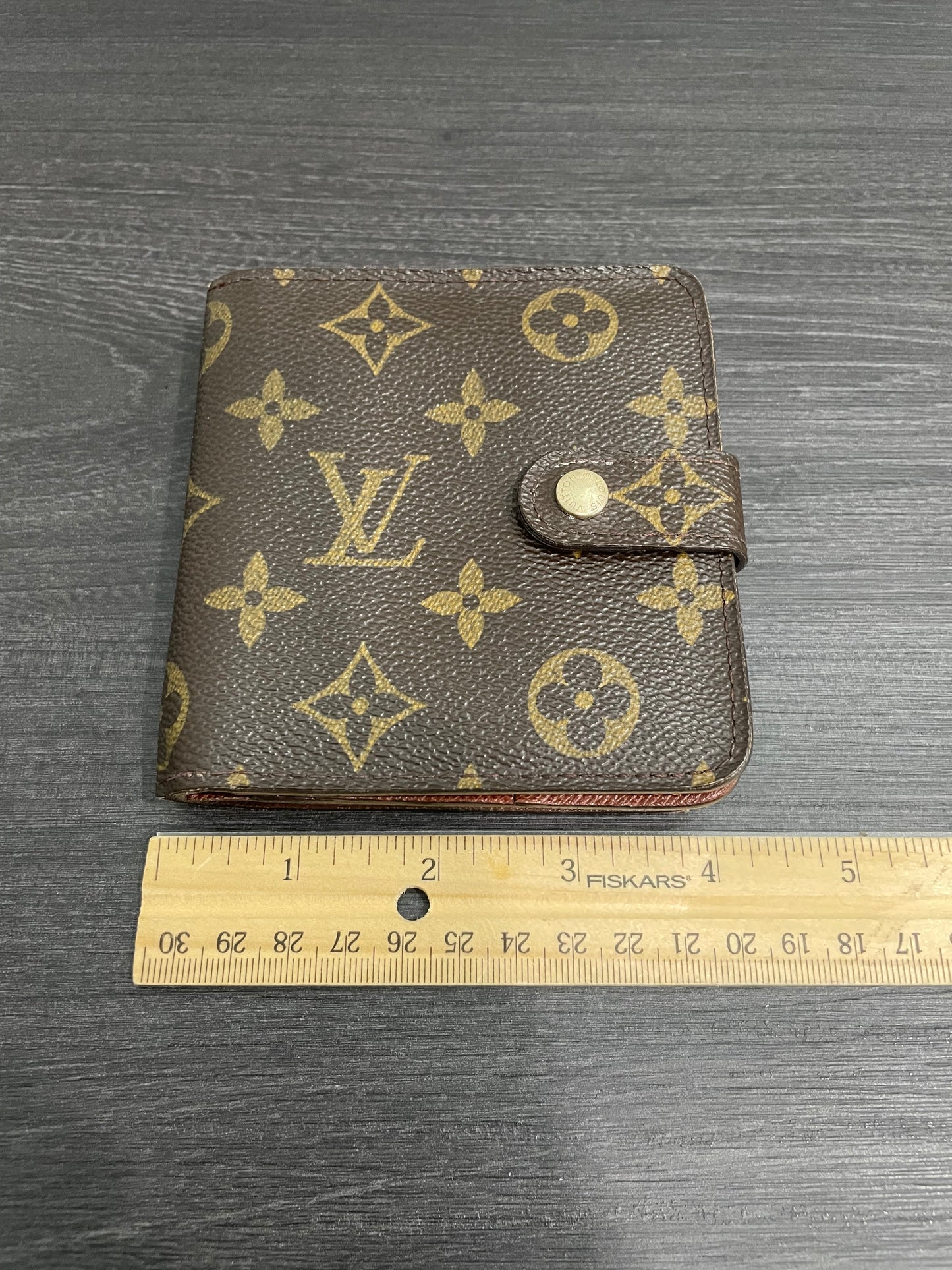 #155 LOUIS VUITTON Monogram Compact Wallet