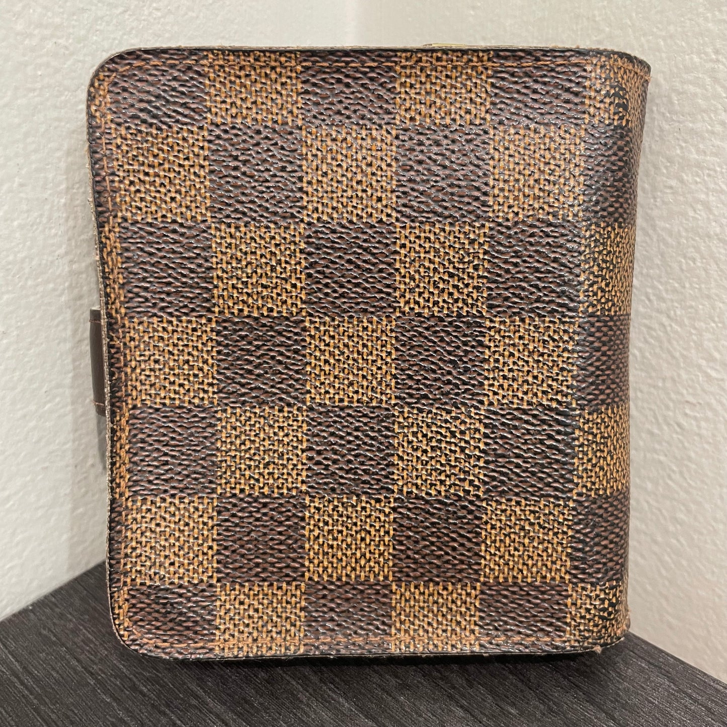 #157 LOUIS VUITTON Damier Ebene Compact Wallet