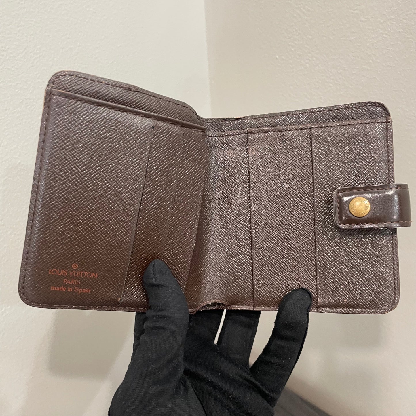 #157 LOUIS VUITTON Damier Ebene Compact Wallet