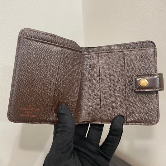 #157 LOUIS VUITTON Damier Ebene Compact Wallet