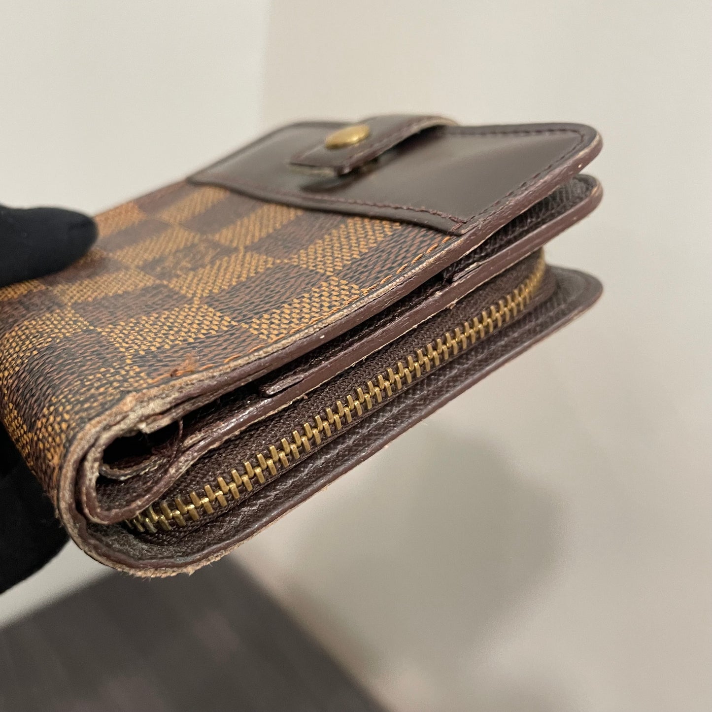 #157 LOUIS VUITTON Damier Ebene Compact Wallet