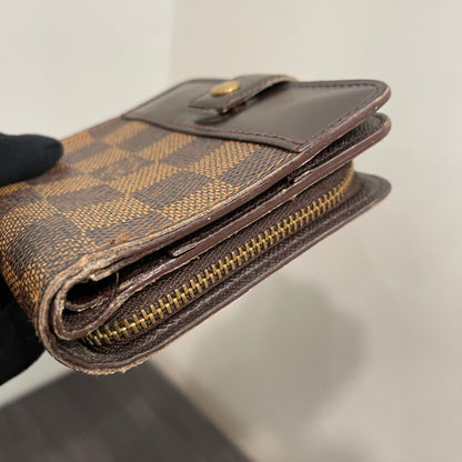 #157 LOUIS VUITTON Damier Ebene Compact Wallet