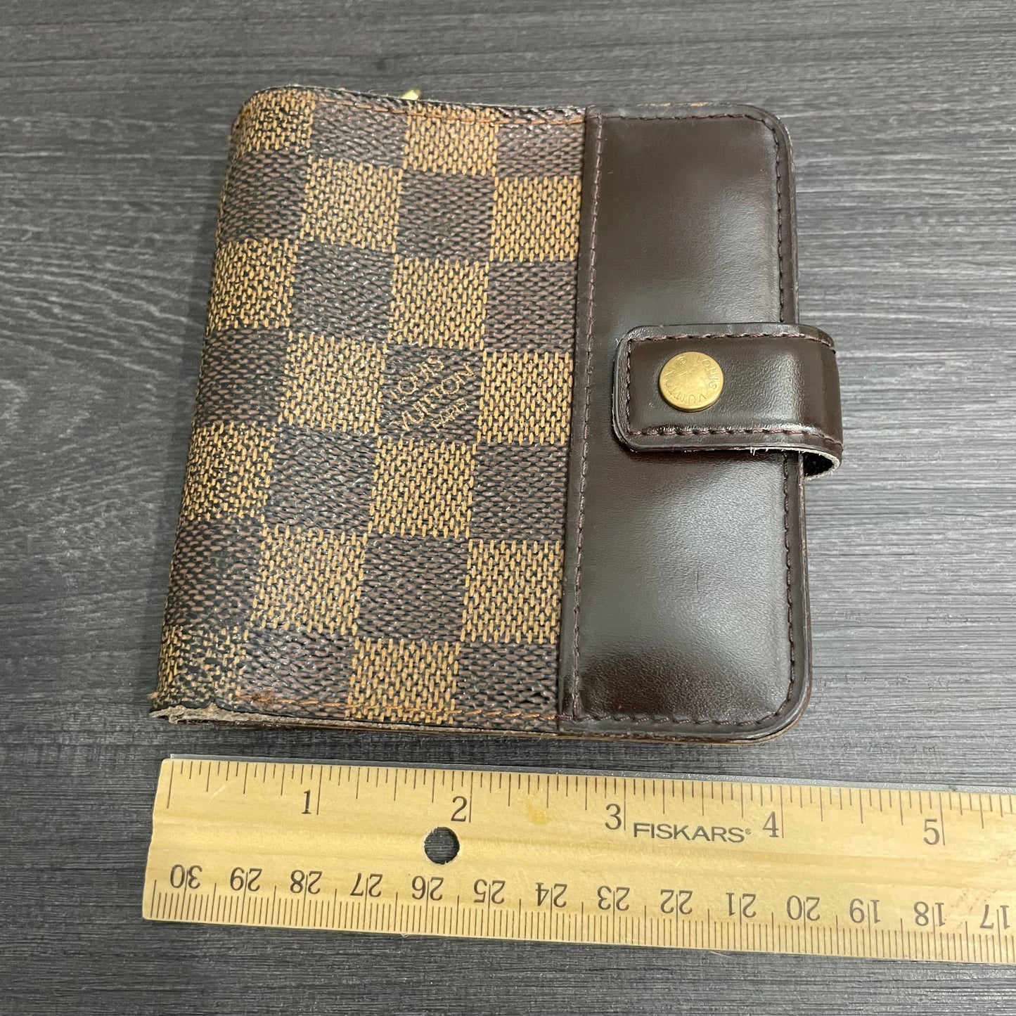 #157 LOUIS VUITTON Damier Ebene Compact Wallet