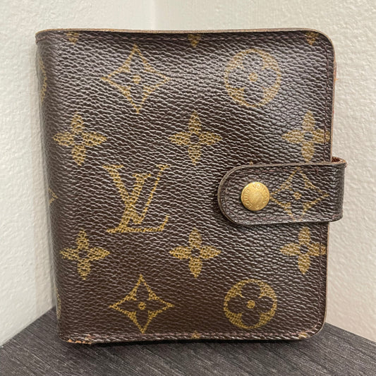 #159 LOUIS VUITTON Monogram Compact Wallet