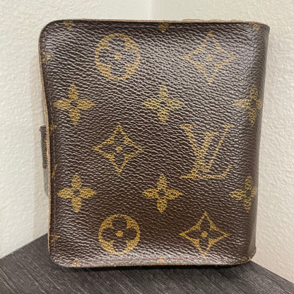 #159 LOUIS VUITTON Monogram Compact Wallet