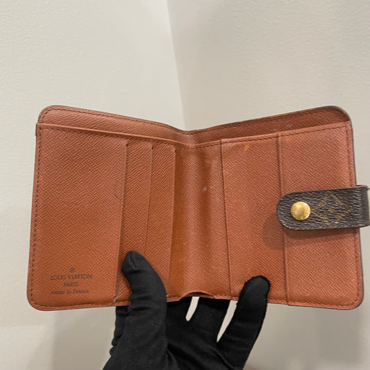 #159 LOUIS VUITTON Monogram Compact Wallet