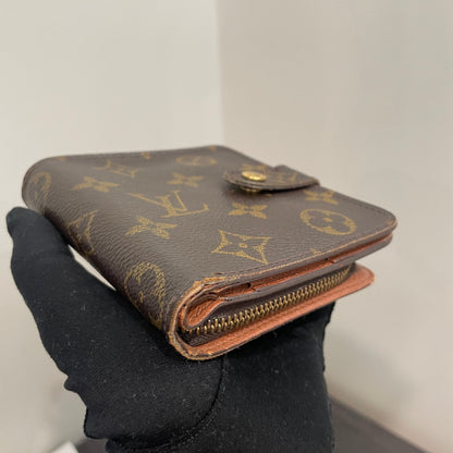 #159 LOUIS VUITTON Monogram Compact Wallet