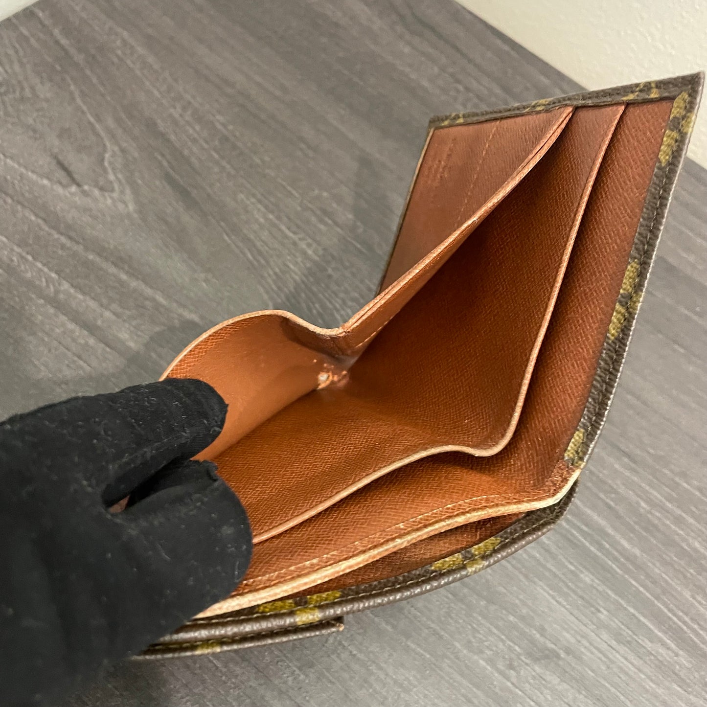 #161 LOUIS VUITTON Monogram Compact Wallet