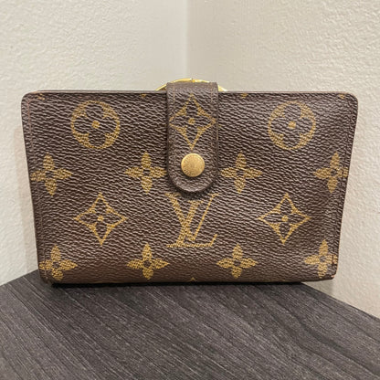 #162 LOUIS VUITTON Monogram Compact Wallet with Kiss Clasp