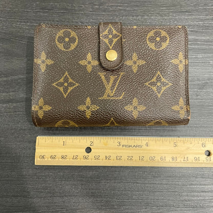 #162 LOUIS VUITTON Monogram Compact Wallet with Kiss Clasp