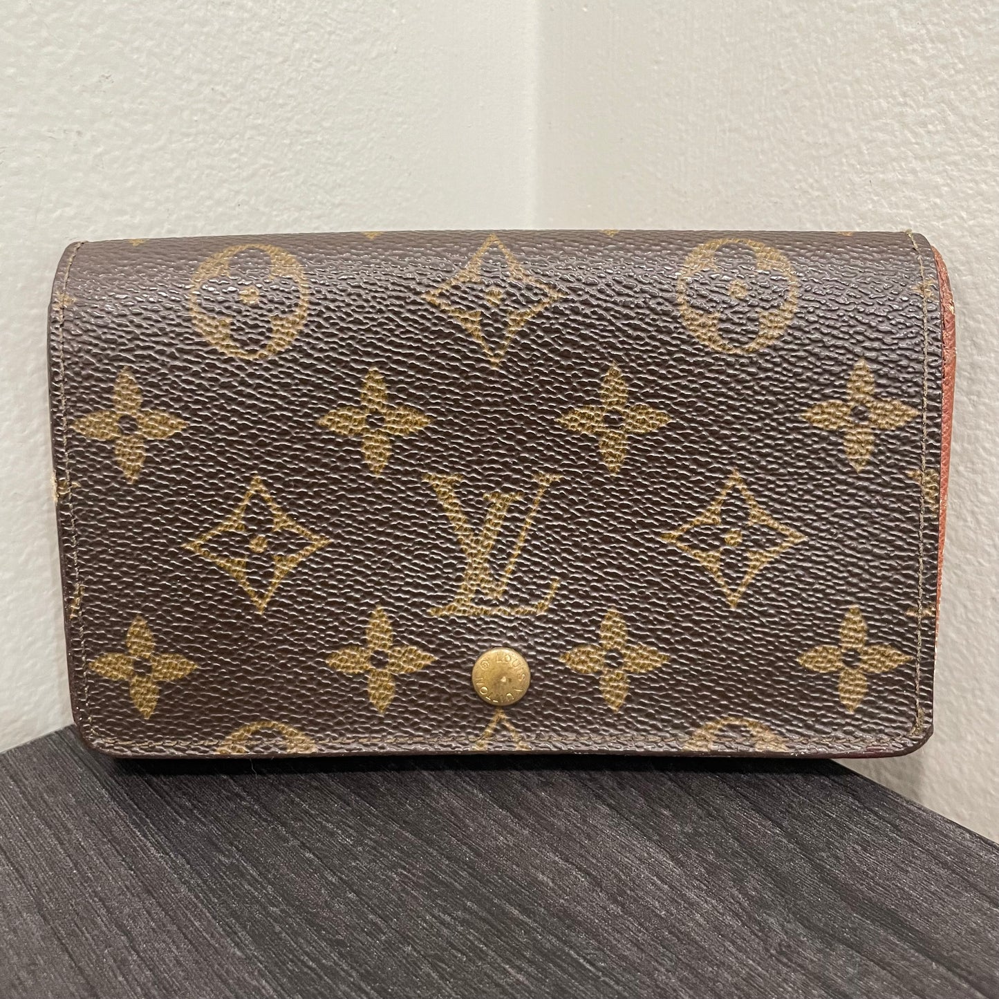 #164 LOUIS VUITTON Monogram Compact Wallet