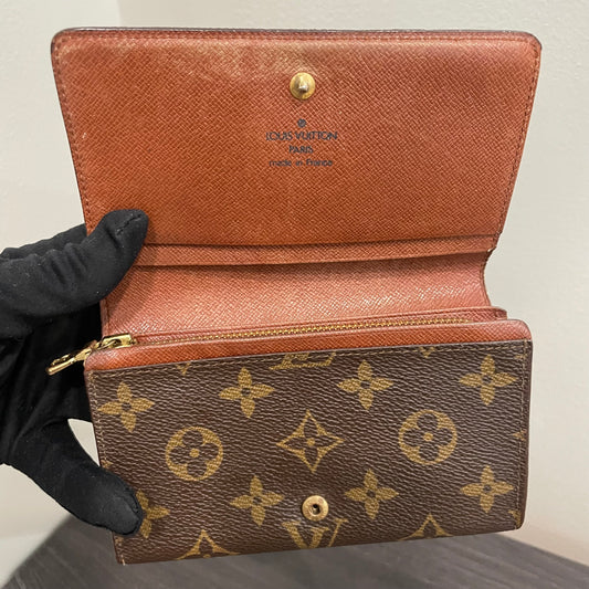 #164 LOUIS VUITTON Monogram Compact Wallet
