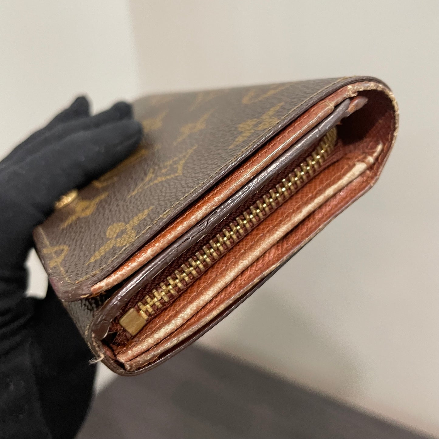 #164 LOUIS VUITTON Monogram Compact Wallet