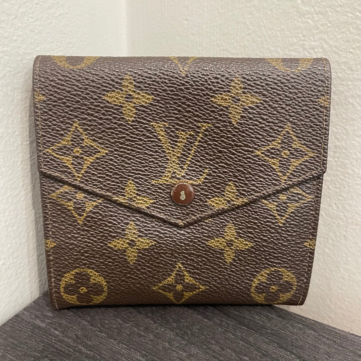 #165 LOUIS VUITTON Monogram Compact Wallet