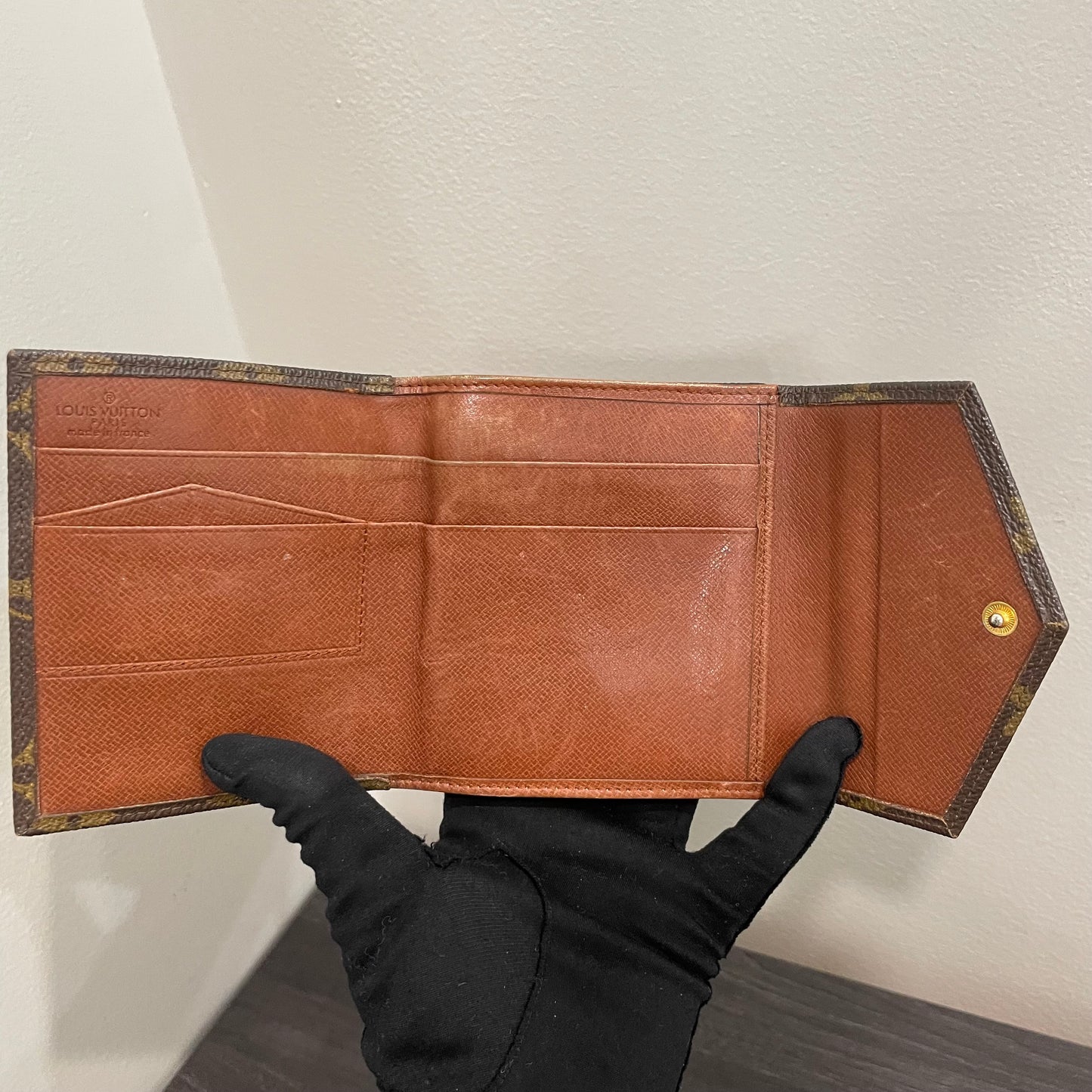 #165 LOUIS VUITTON Monogram Compact Wallet
