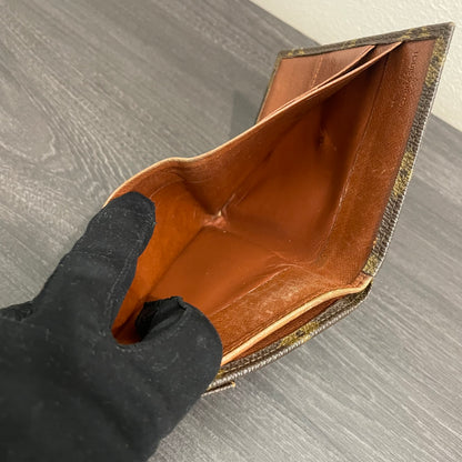 #165 LOUIS VUITTON Monogram Compact Wallet