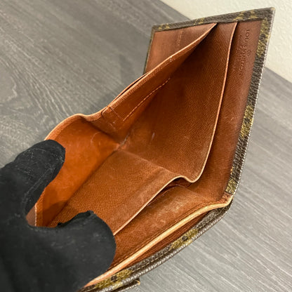 #165 LOUIS VUITTON Monogram Compact Wallet