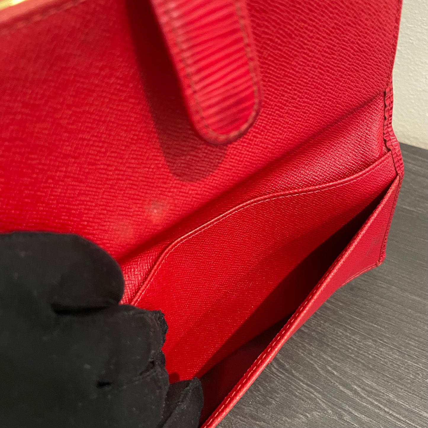 #170 LOUIS VUITTON Red Epi Leather Wallet with Kiss Clasp