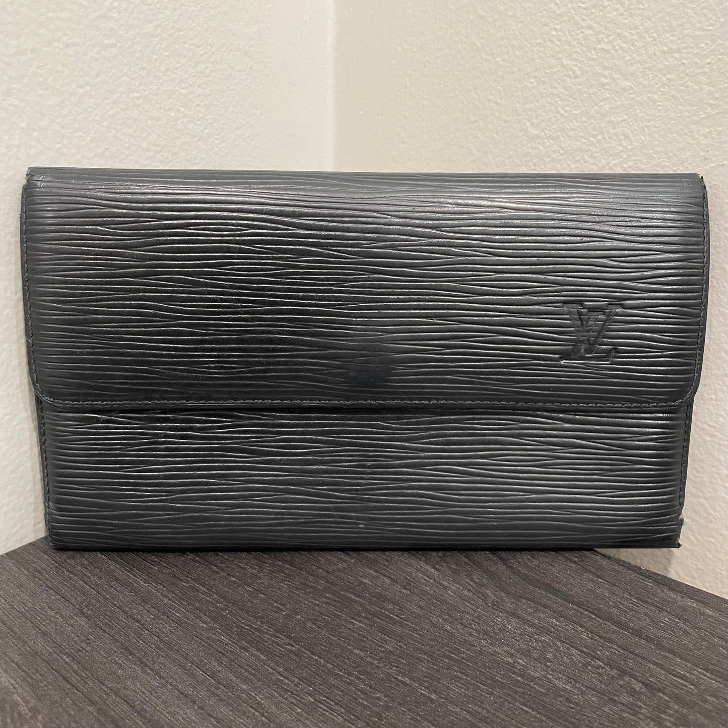 #171 LOUIS VUITTON Black Epi Leather Long Wallet