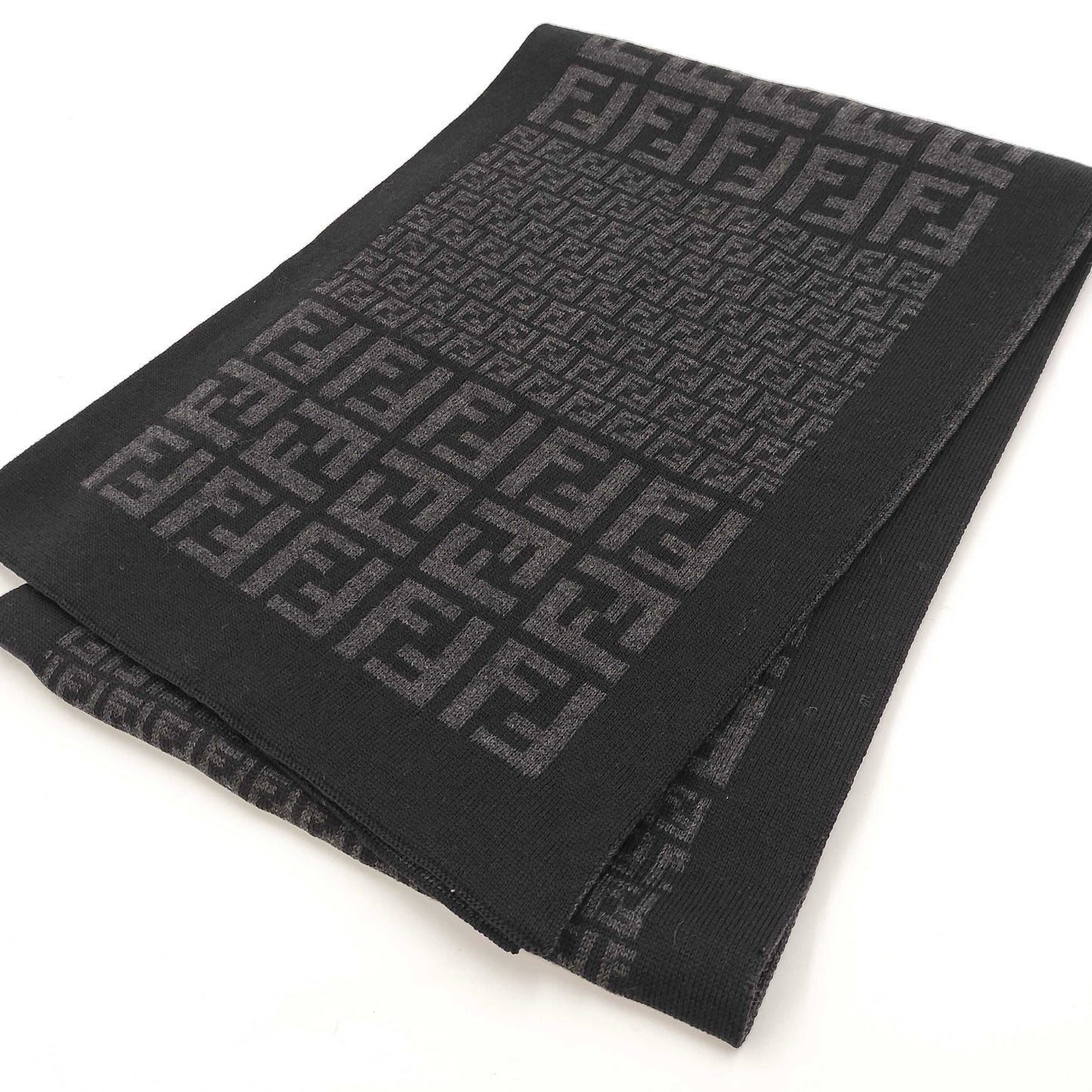8834 FENDI Black Scarf