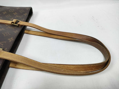 #124 LOUIS VUITTON Luco Tote