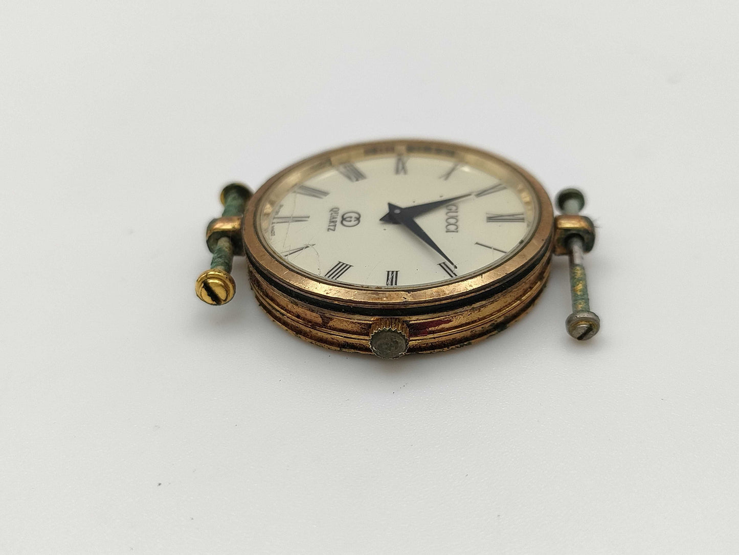 8907 GUCCI Set of 5 Vintage Watches (Need Repair)
