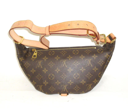 #037 LOUIS VUITTON Monogram Bumbag